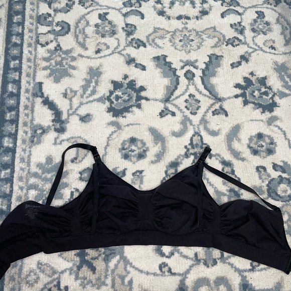 SKIMS Maternity Nursing Sculpting Bra - Picture 3 of 8